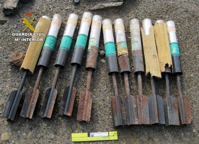 La Guardia Civil destruye materiales pirotécnicos hallados en una vivienda de Villanueva del Río Segura